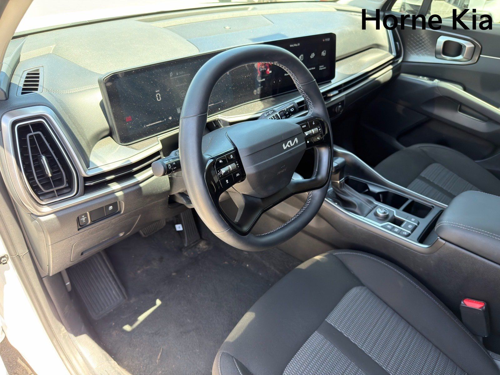 New 2026 Kia Sorento LX FWD image 11