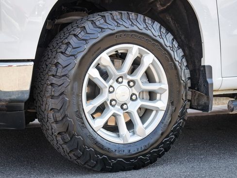 Used 2024 Chevrolet Silverado 1500 LT AWD/4WD image 11