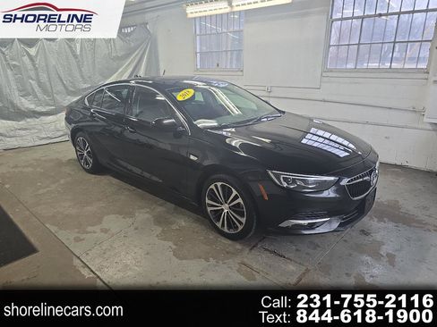 Used 2018 Buick Regal Essence image 1