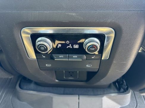 Used 2021 GMC Yukon SLT w/ SLT Luxury Package image 39