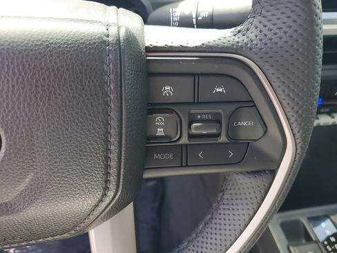 Used 2025 Toyota Tacoma TRD Off-Road w/ TRD Off Road Premium Package AWD/4WD image 15
