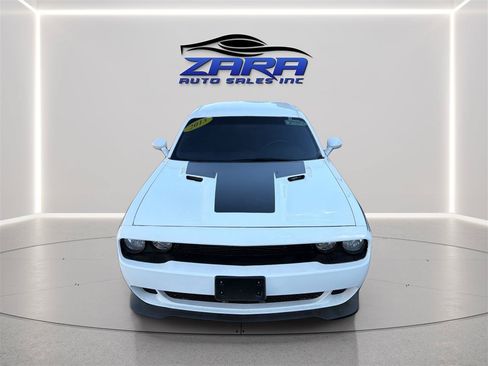Used 2013 Dodge Challenger SXT RWD image 10