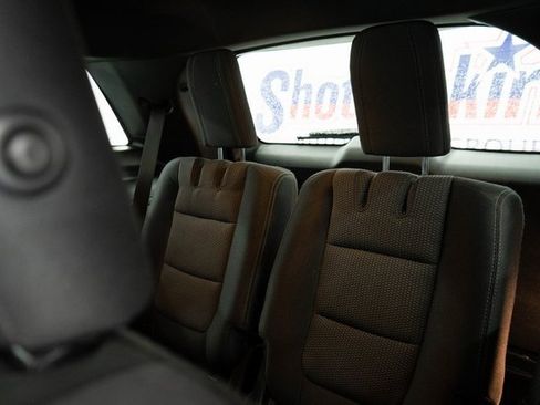 Used 2017 Ford Explorer XLT image 20
