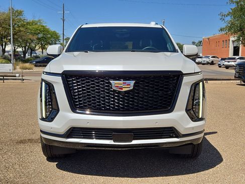 Used 2025 Cadillac Escalade ESV Sport w/ Touring Package AWD/4WD image 10