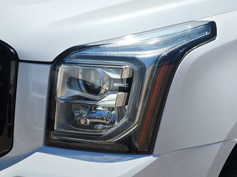Used 2018 GMC Yukon Denali w/ Denali Ultimate Package AWD/4WD image 36