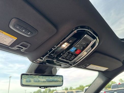 Used 2021 Jeep Grand Cherokee L Overland w/ Luxury Tech Group IV AWD/4WD image 47
