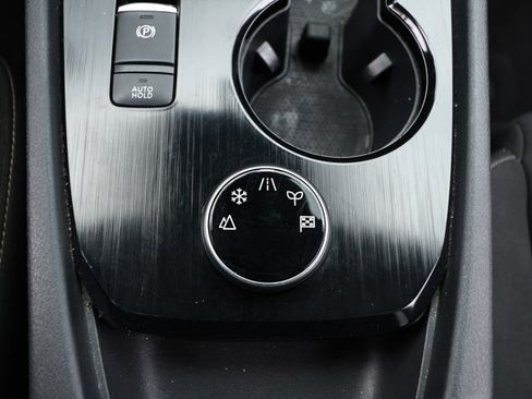 Used 2024 Nissan Rogue S AWD/4WD image 20