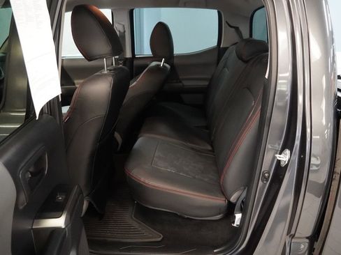 Used 2022 Toyota Tacoma SR5 AWD/4WD image 21