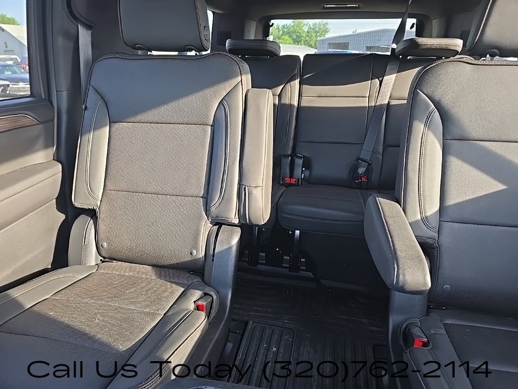 Used 2024 Chevrolet Suburban High Country AWD/4WD image 22