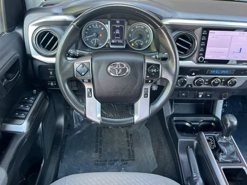 Used 2022 Toyota Tacoma SR5 AWD/4WD image 14