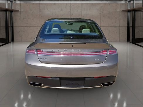 Used 2018 Lincoln MKZ Reserve FWD image 9
