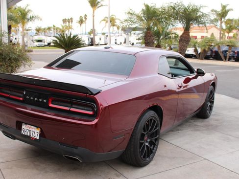 Used 2020 Dodge Challenger SXT image 9