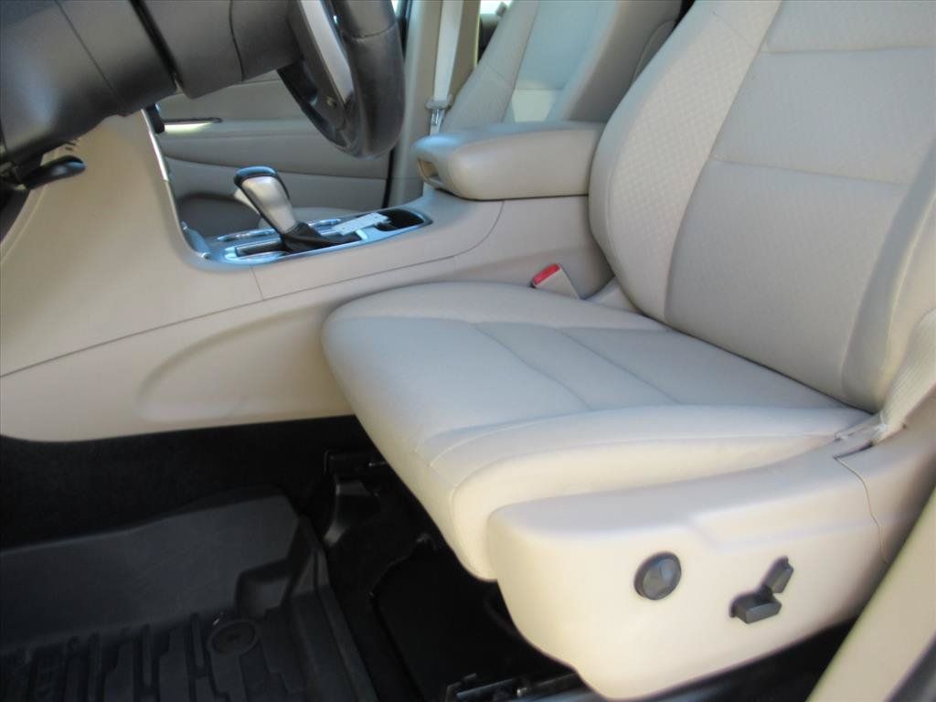Used 2022 Jeep Grand Cherokee Laredo E AWD/4WD image 16