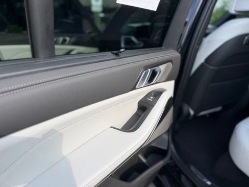 Certified 2024 BMW X5 xDrive40i w/ M Sport Package AWD/4WD image 17