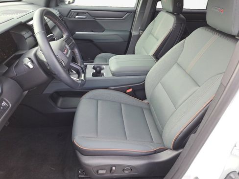 Certified 2025 GMC Acadia AT4 image 9