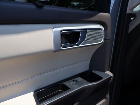 Used 2020 Ford Explorer Platinum AWD/4WD image 27