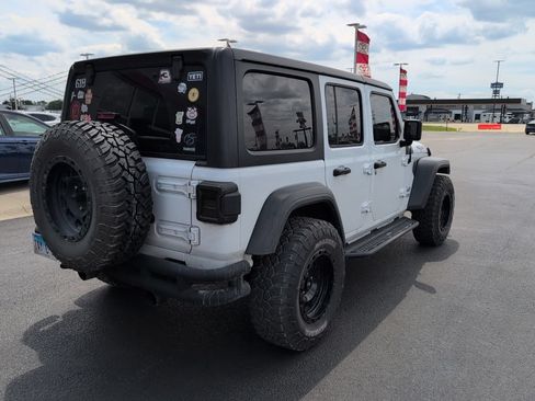Used 2018 Jeep Wrangler Unlimited Sport AWD/4WD image 9