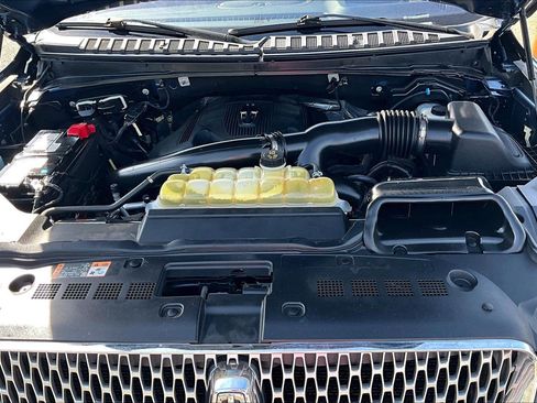 Used 2020 Lincoln Navigator L Reserve w/ Luxury Package AWD/4WD image 10