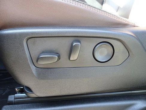 Used 2023 Chevrolet Tahoe High Country image 11