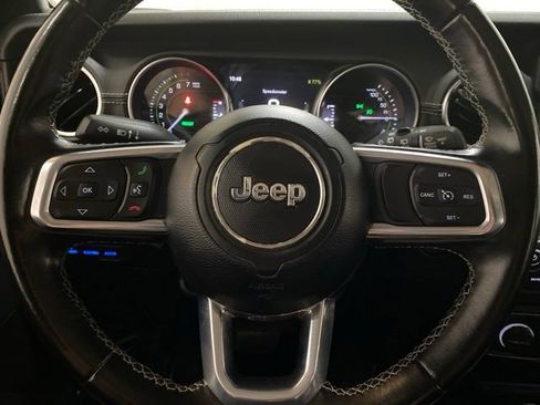 Used 2022 Jeep Wrangler Unlimited Sahara AWD/4WD image 38