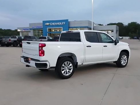 New 2025 Chevrolet Silverado 1500 Custom image 8