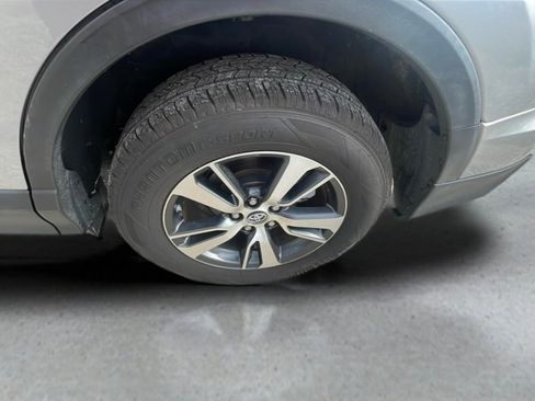 Used 2017 Toyota RAV4 XLE image 19