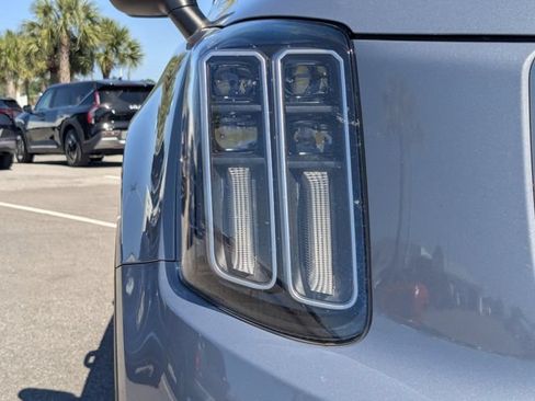 Certified 2025 Kia Telluride S FWD image 11
