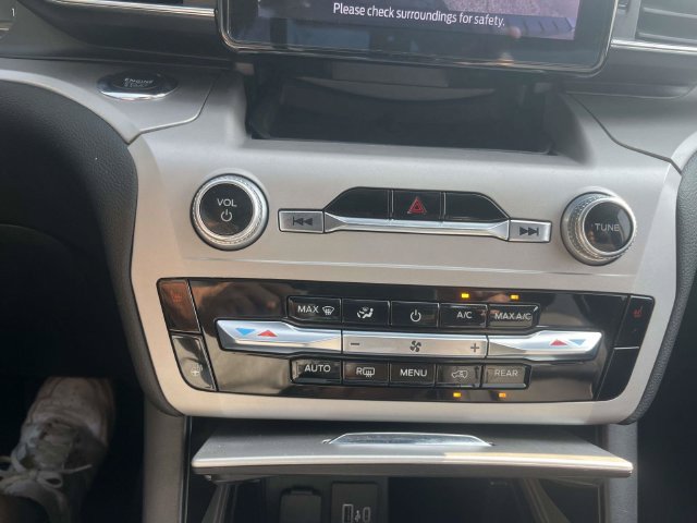 Certified 2023 Ford Explorer XLT w/ Equipment Group 202A RWD image 34
