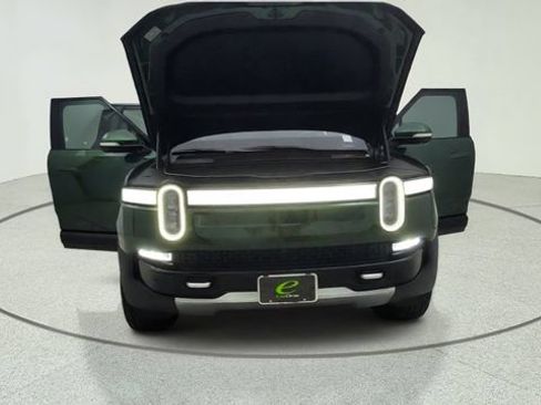 Used 2024 Rivian R1S Adventure AWD/4WD image 10