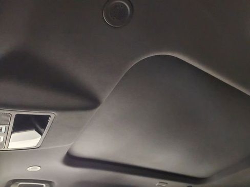 Used 2025 Land Rover Defender 110 S image 25