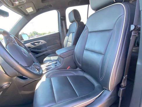 Used 2023 Chevrolet Traverse Premier w/ Redline Edition AWD/4WD image 11