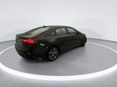 Used 2023 Kia Forte LXS FWD image 6