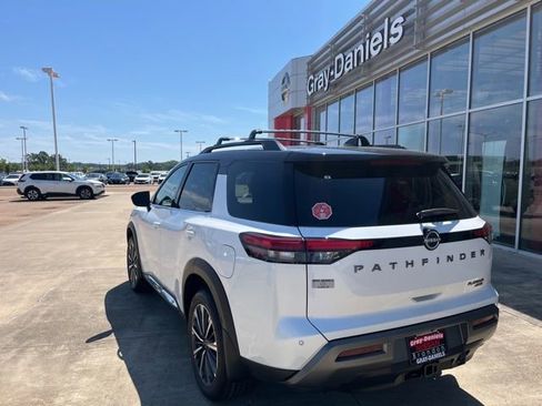 New 2026 Nissan Pathfinder Platinum AWD/4WD image 2