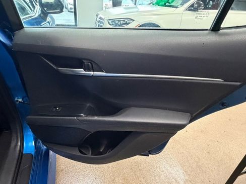 Used 2018 Toyota Camry SE FWD image 26