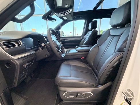 New 2026 Jeep Grand Wagoneer Limited AWD/4WD image 20