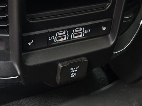 Used 2025 RAM 1500 Laramie AWD/4WD image 9