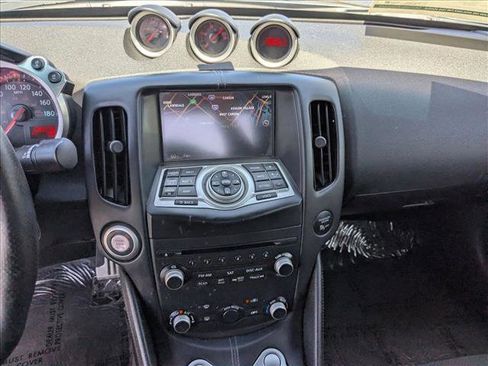 Used 2016 Nissan 370Z Touring RWD image 13