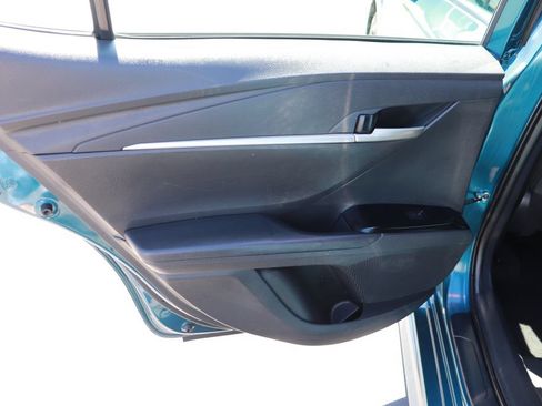 Used 2025 Toyota Camry SE FWD image 13