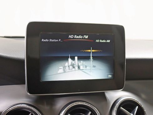 Used 2015 Mercedes-Benz CLA 250 CLA 250 image 17