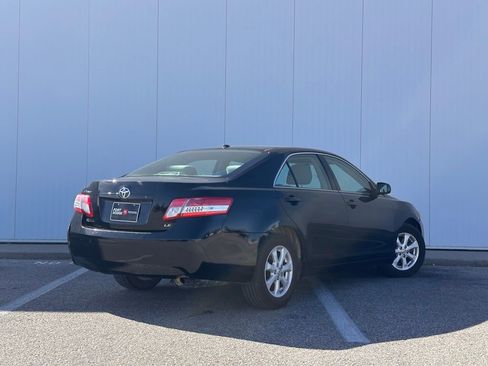 Used 2011 Toyota Camry LE w/ LE Extra-Value Pkg image 5