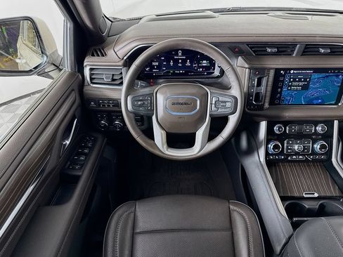Used 2024 GMC Yukon Denali w/ LPO, Floor Liner Package AWD/4WD image 23