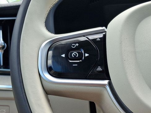 Certified 2023 Volvo XC60 B6 Ultimate w/ Climate Package AWD/4WD image 23