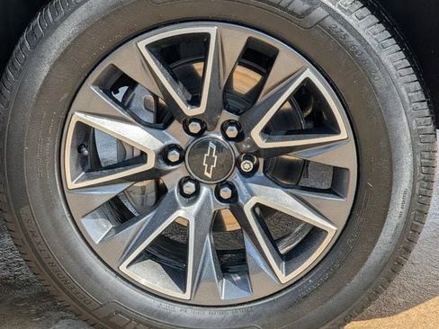 Used 2022 Chevrolet Tahoe Z71 image 11