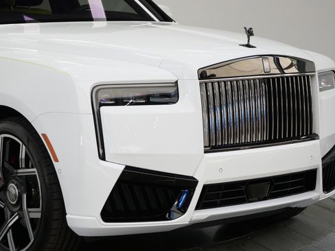 Used 2025 Rolls-Royce Cullinan Black Badge AWD/4WD image 57