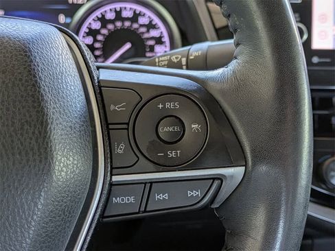 Used 2021 Toyota Camry XLE w/ Navigation Upgrade Package image 35