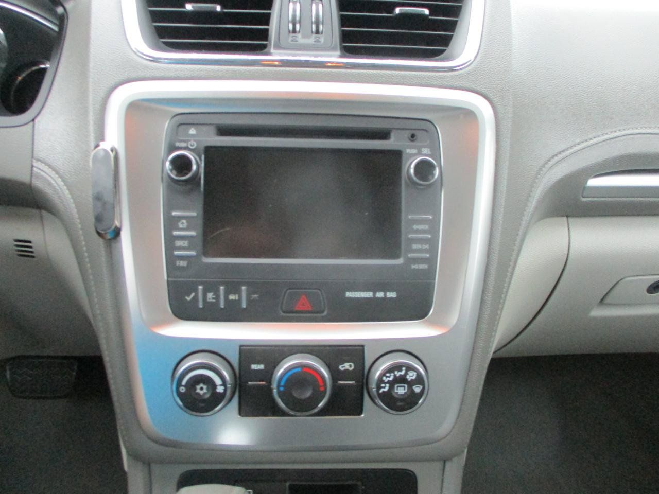 Used 2015 GMC Acadia SLE FWD image 15