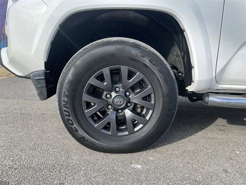 Used 2023 Toyota Tacoma SR5 image 9