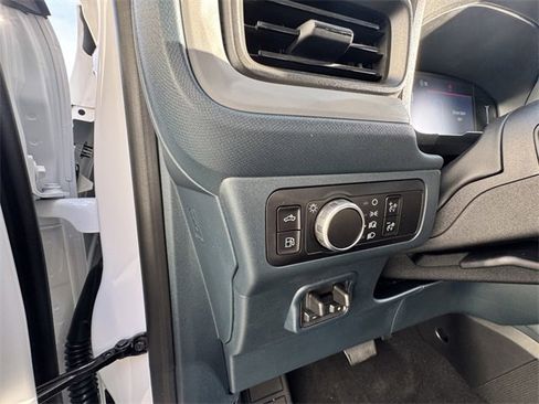 New 2025 Ford Maverick XL w/ Equipment Group 101A image 22