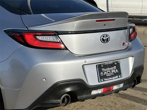 Used 2023 Toyota GR86 Premium image 6