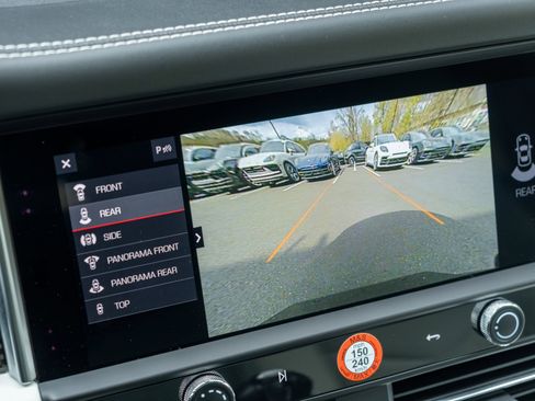 Certified 2022 Porsche Macan S AWD/4WD image 37